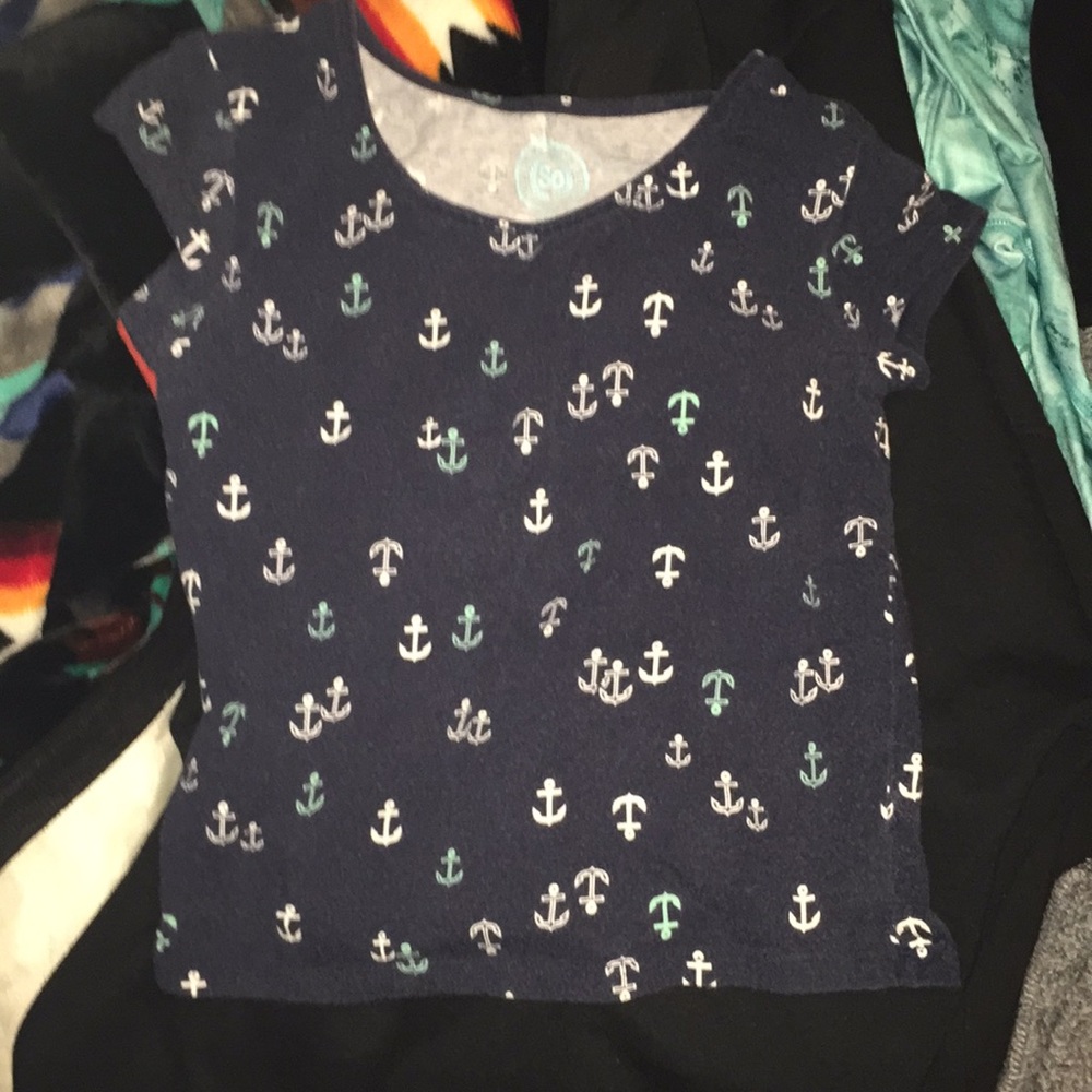 a kids crop top